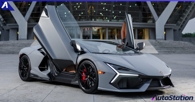 Lamborghini Revuelto