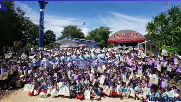 Isuzu gives Water for Life in Kanchanaburi