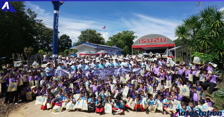 Isuzu gives Water for Life in Kanchanaburi
